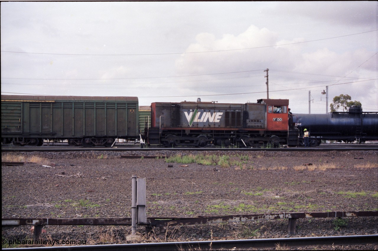 177-02
Tottenham Yard, side view of broad gauge V/Line Y class shunt locomotive Y 130 Clyde Engineering EMD model G6B serial 65-396.
Keywords: Y-class;Y130;Clyde-Engineering-Granville-NSW;EMD;G6B;65-396;