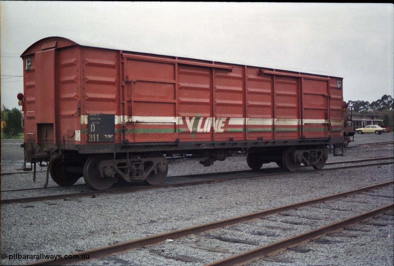 181-22
Traralgon yard, broad gauge V/Line D type bogie steel box van D 311, non-hand brake end.
Keywords: D-type;D311;