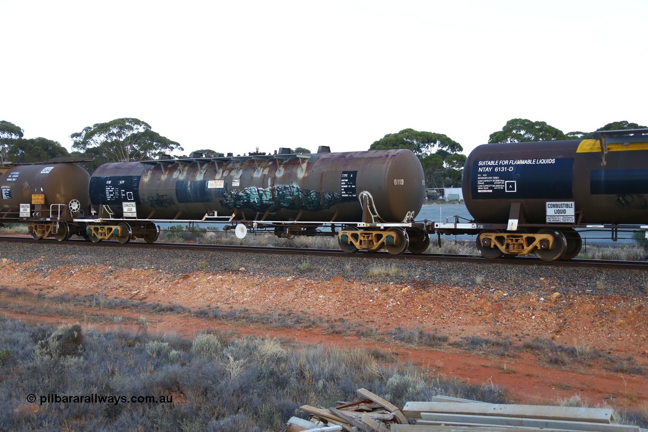 161116 5559
Binduli, empty Shell fuel train 4443, tank waggon NTBF 6119, built by Comeng NSW 1975 as a bitumen tanker type SCA for Shell Bitumen NSW as SCA 270.
Keywords: NTBF-type;NTBF6119;Comeng-NSW;SCA-type;SCA270;