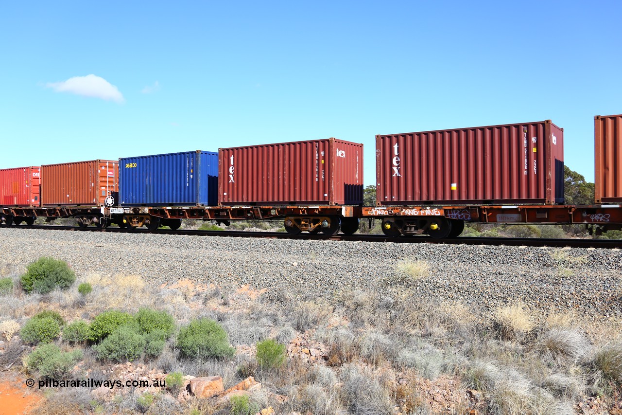 161111 2499
Binduli, Kalgoorlie Freighter train 5025, waggon AQRY 1023 platform A with two 20' 22G1 type boxes, a Tex TEMU 513010[5] and Seaco SEGU 116483[6] . The AQRY are a bar-coupled pair and were used for rail transport as the AFRF type on the Darwin line and are originally former ANR-CR waggons.
Keywords: AQRY-type;AQRY1023;AFRF-type;