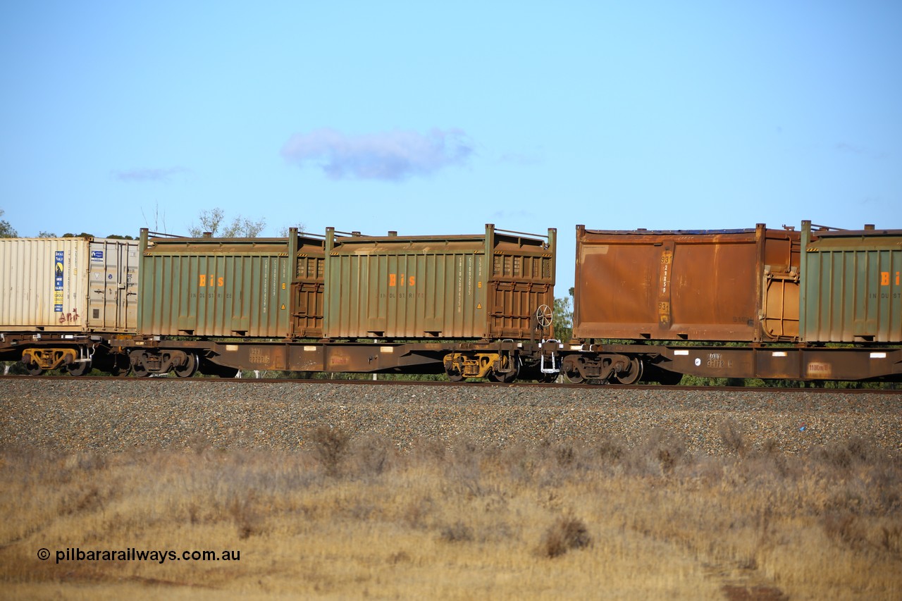 161111 2415
Kalgoorlie, Malcolm freighter train 5029, waggon AQNY 32202 one of sixty two waggons built by Goninan WA in 1998 as WQN type for Murrin Murrin container traffic with a pair of Bis Industries 55UA type roll-top sulphur containers SBIU 200635 and SBIU 200629.
Keywords: AQNY-type;AQNY32202;Goninan-WA;WQN-type;