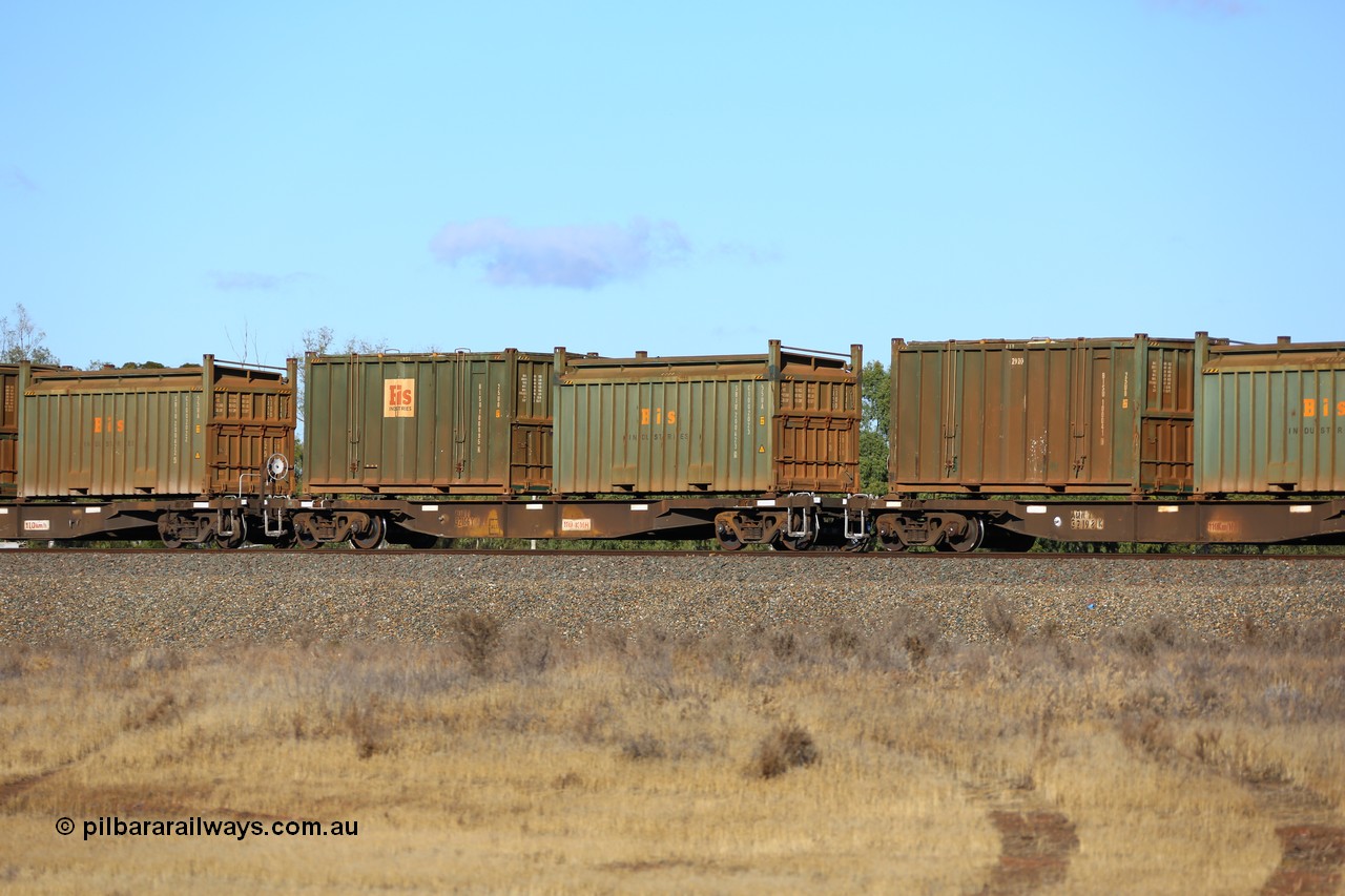 161111 2425
Kalgoorlie, Malcolm freighter train 5029, waggon AQNY 32166 one of sixty two waggons built by Goninan WA in 1998 as WQN type for Murrin Murrin container traffic with a Bis Industries roll-top 55UA type sulphur container SBIU 200623 and a Bis Industries hard-top 25U0 type sulphur container BISU 100095.
Keywords: AQNY-type;AQNY32166;Goninan-WA;WQN-type;