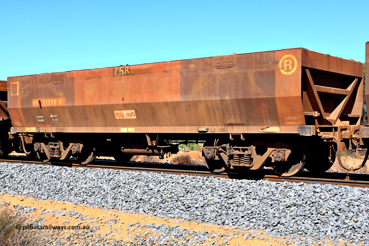 240328 2922
WOE type iron ore waggon WOE 33259 is one of a batch of twenty seven built by Goninan WA between September and October 2002 with serial number 950103-026 and fleet number 758, in Mineral Resources traffic 5040 empty Mount Walton iron ore train. March 28, 2024.
Keywords: WOE-type;WOE33259;Goninan-WA;950103-026;