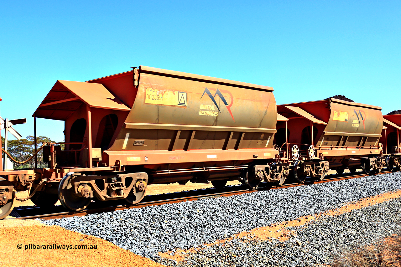 240328 2998
Loaded Koolyanobbing iron ore train 5041 with Mineral Resources Ltd MHPY type iron ore waggons MHPY 00235 and MHPY 00236 built by CSR Yangtze Co China with serial numbers 2014 / 382-235 and 2014 / 382-236 in 2014 as a batch of 382 pairs, these bottom discharge hopper waggons are operated in 'married' pairs. March 28, 2024.
Keywords: MHPY-type;MHPY00235;2014/382-235;MHPY00236;2014/382-236;CSR-Yangtze-Rolling-Stock-Co-China;