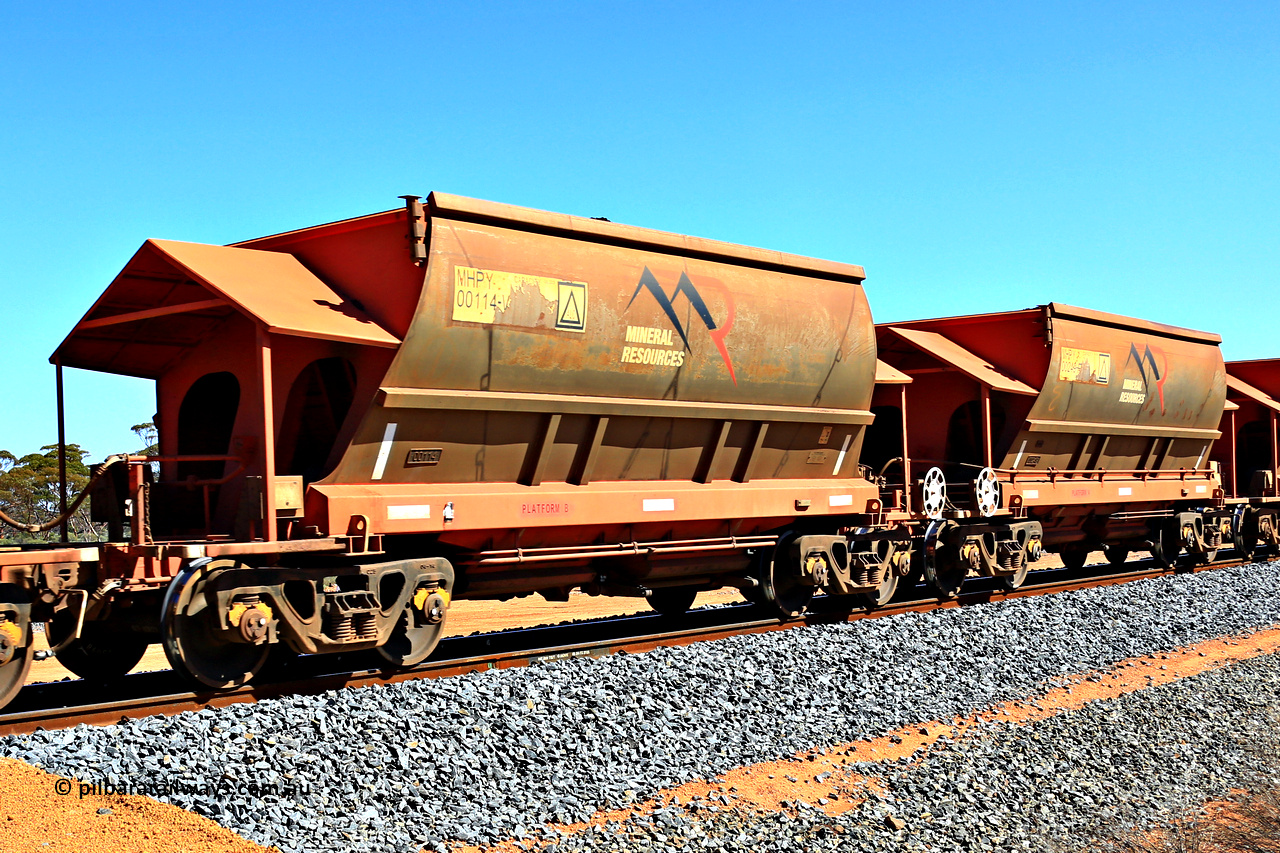 240328 3010
Loaded Koolyanobbing iron ore train 5041 with Mineral Resources Ltd MHPY type iron ore waggons MHPY 00114 and MHPY 00249 built by CSR Yangtze Co China with serial numbers 2014 / 382-114 and 2014 / 382-249 in 2014 as a batch of 382 pairs, these bottom discharge hopper waggons are operated in 'married' pairs. March 28, 2024.
Keywords: MHPY-type;MHPY00114;2014/382-114;MHPY00249;2014/382-249;CSR-Yangtze-Rolling-Stock-Co-China;