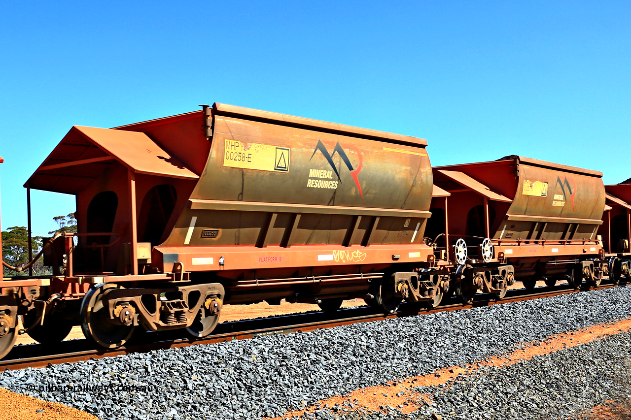 240328 3013
Loaded Koolyanobbing iron ore train 5041 with Mineral Resources Ltd MHPY type iron ore waggons MHPY 00258 and MHPY 00257 built by CSR Yangtze Co China with serial numbers 2014 / 382-258 and 2014 / 382-257 in 2014 as a batch of 382 pairs, these bottom discharge hopper waggons are operated in 'married' pairs. March 28, 2024.
Keywords: MHPY-type;MHPY00258;2014/382-258;MHPY00257;2014/382-257;CSR-Yangtze-Rolling-Stock-Co-China;