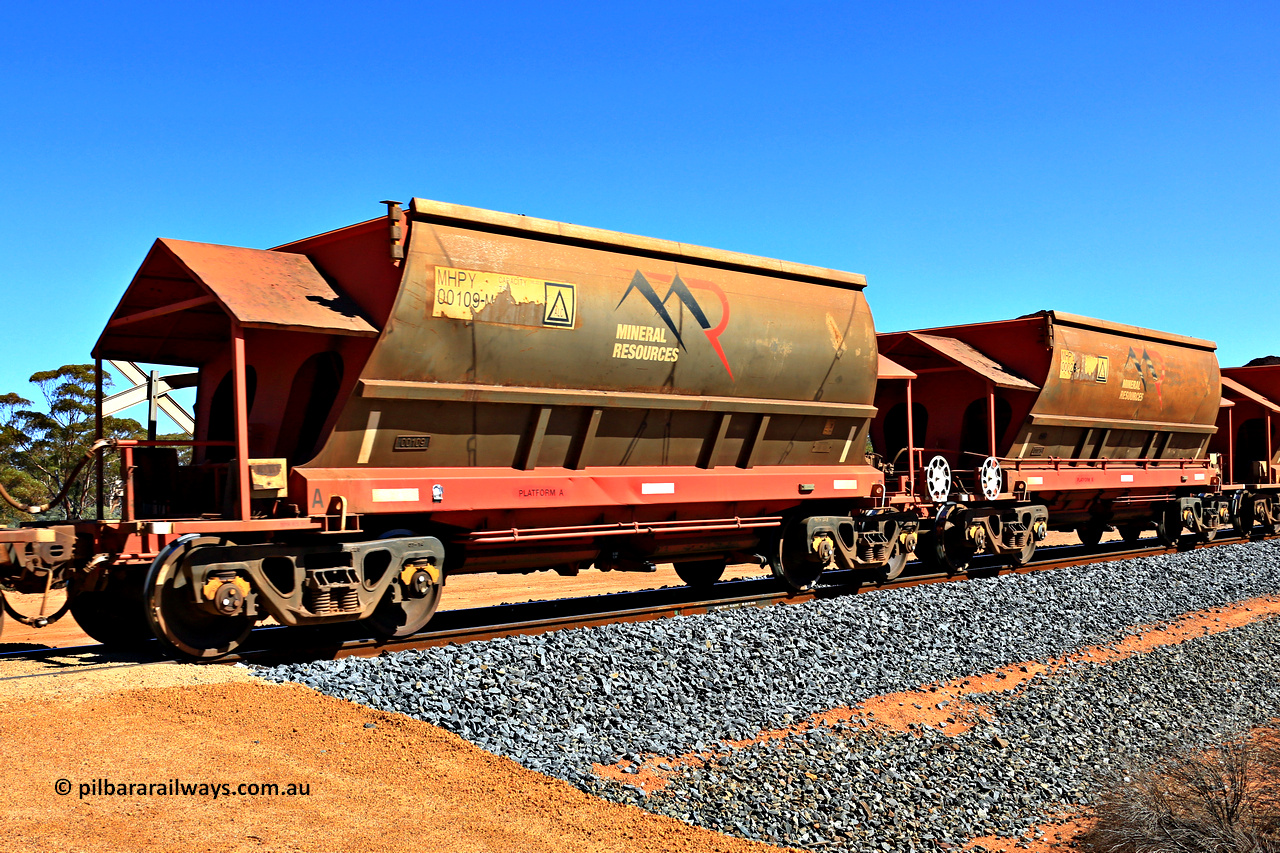 240328 3022
Loaded Koolyanobbing iron ore train 5041 with Mineral Resources Ltd MHPY type iron ore waggons MHPY 00109 and MHPY 00026 built by CSR Yangtze Co China with serial numbers 2014 / 382-109 and 2014 / 382-26 in 2014 as a batch of 382 pairs, these bottom discharge hopper waggons are operated in 'married' pairs. March 28, 2024.
Keywords: MHPY-type;MHPY00109;2014/382-109;MHPY00026;2014/382-26;CSR-Yangtze-Rolling-Stock-Co-China;