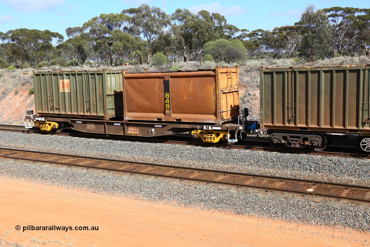 161112 3016
West Kalgoorlie, loaded Malcolm sulphur train 6029, AQNY type waggon AQNY 32206 one of sixty two waggons built by Goninan WA in 1998 as WQN type for Murrin Murrin container traffic, showing signs of recent workshops attention, new bogies and white paint, with an original style sulphur container with a sliding tarpaulin S40E with newly applied fleet no. 849 and Bis Industries hard-top 25U0 type container BISU 100099.
Keywords: AQNY-type;AQNY32206;Goninan-WA;WQN-type;
