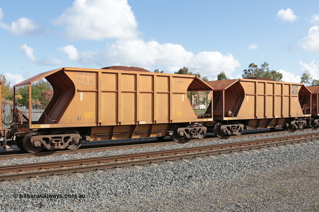 140601 4607
Midland, loaded iron ore train #1030 heading to Kwinana, CFCLA leased CHEY type waggon CHEY 8019 one pair of 120 bar coupled pairs built by Bluebird Rail Operations SA in 2011-12. 1st June 2014.
Keywords: CHEY-type;CHEY8019;Bluebird-Rail-Operations-SA;2011/120-19;