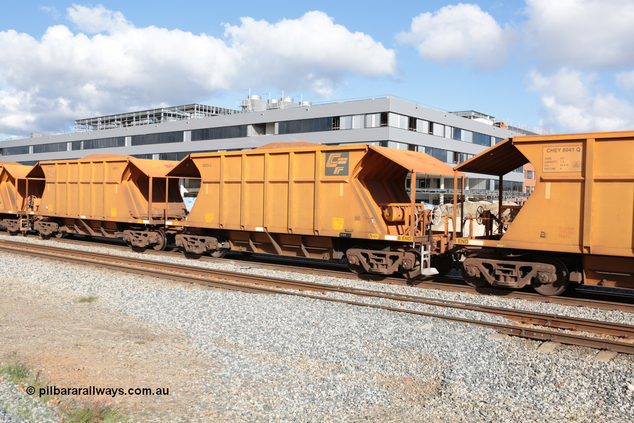 140601 4624
Midland, loaded iron ore train #1030 heading to Kwinana, CFCLA leased CHEY type waggon CHEY 8053 one pair of 120 bar coupled pairs built by Bluebird Rail Operations SA in 2011-12. 1st June 2014.
Keywords: CHEY-type;CHEY8053;Bluebird-Rail-Operations-SA;2011/120-53;