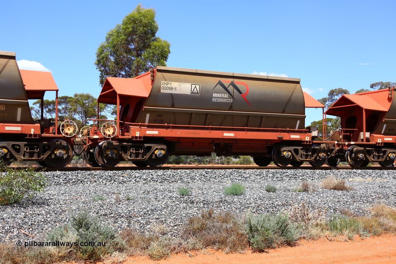190107 0549
Binduli, on empty Mineral Resources Ltd iron ore train service from Esperance to Koolyanobbing 2034 with MRL's MHPY type iron ore waggon MHPY 00098 built by CSR Yangtze Co China serial 2014/382-98 in 2014 as a batch of 382 units, these bottom discharge hopper waggons are operated in 'married' pairs.
Keywords: MHPY-type;MHPY00098;2014/382-98;CSR-Yangtze-Rolling-Stock-Co-China;