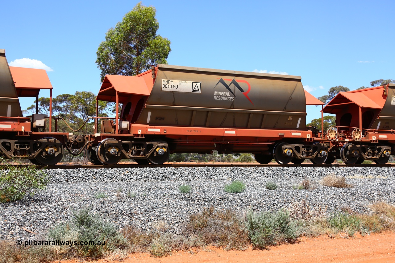 190107 0550
Binduli, on empty Mineral Resources Ltd iron ore train service from Esperance to Koolyanobbing 2034 with MRL's MHPY type iron ore waggon MHPY 00101 built by CSR Yangtze Co China serial 2014/382-101 in 2014 as a batch of 382 units, these bottom discharge hopper waggons are operated in 'married' pairs.
Keywords: MHPY-type;MHPY00101;2014/382-101;CSR-Yangtze-Rolling-Stock-Co-China;