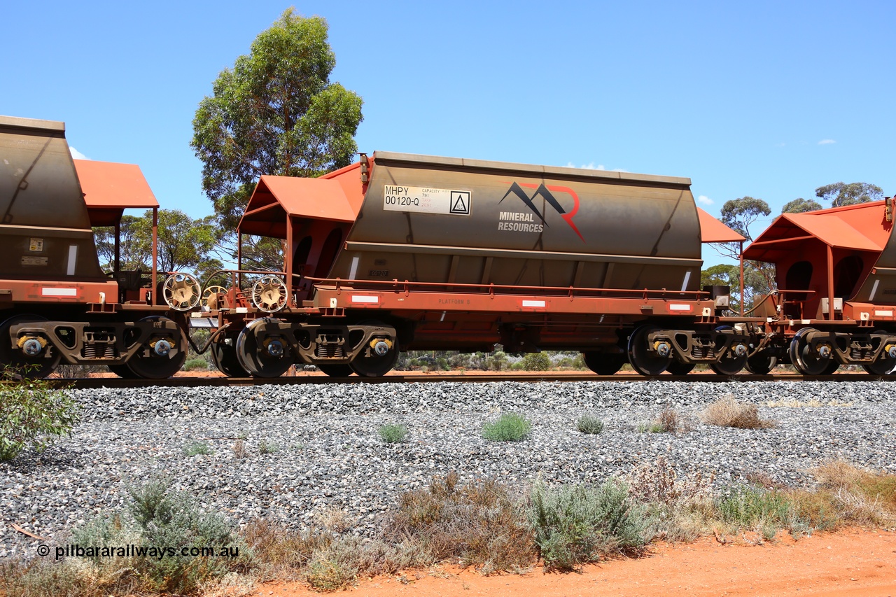 190107 0567
Binduli, on empty Mineral Resources Ltd iron ore train service from Esperance to Koolyanobbing 2034 with MRL's MHPY type iron ore waggon MHPY 00120 built by CSR Yangtze Co China serial 2014/382-120 in 2014 as a batch of 382 units, these bottom discharge hopper waggons are operated in 'married' pairs.
Keywords: MHPY-type;MHPY00120;2014/382-120;CSR-Yangtze-Rolling-Stock-Co-China;