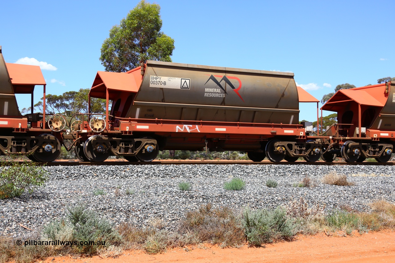 190107 0581
Binduli, on empty Mineral Resources Ltd iron ore train service from Esperance to Koolyanobbing 2034 with MRL's MHPY type iron ore waggon MHPY 00370 built by CSR Yangtze Co China serial 2014/382-370 in 2014 as a batch of 382 units, these bottom discharge hopper waggons are operated in 'married' pairs.
Keywords: MHPY-type;MHPY00370;2014/382-370;CSR-Yangtze-Rolling-Stock-Co-China;