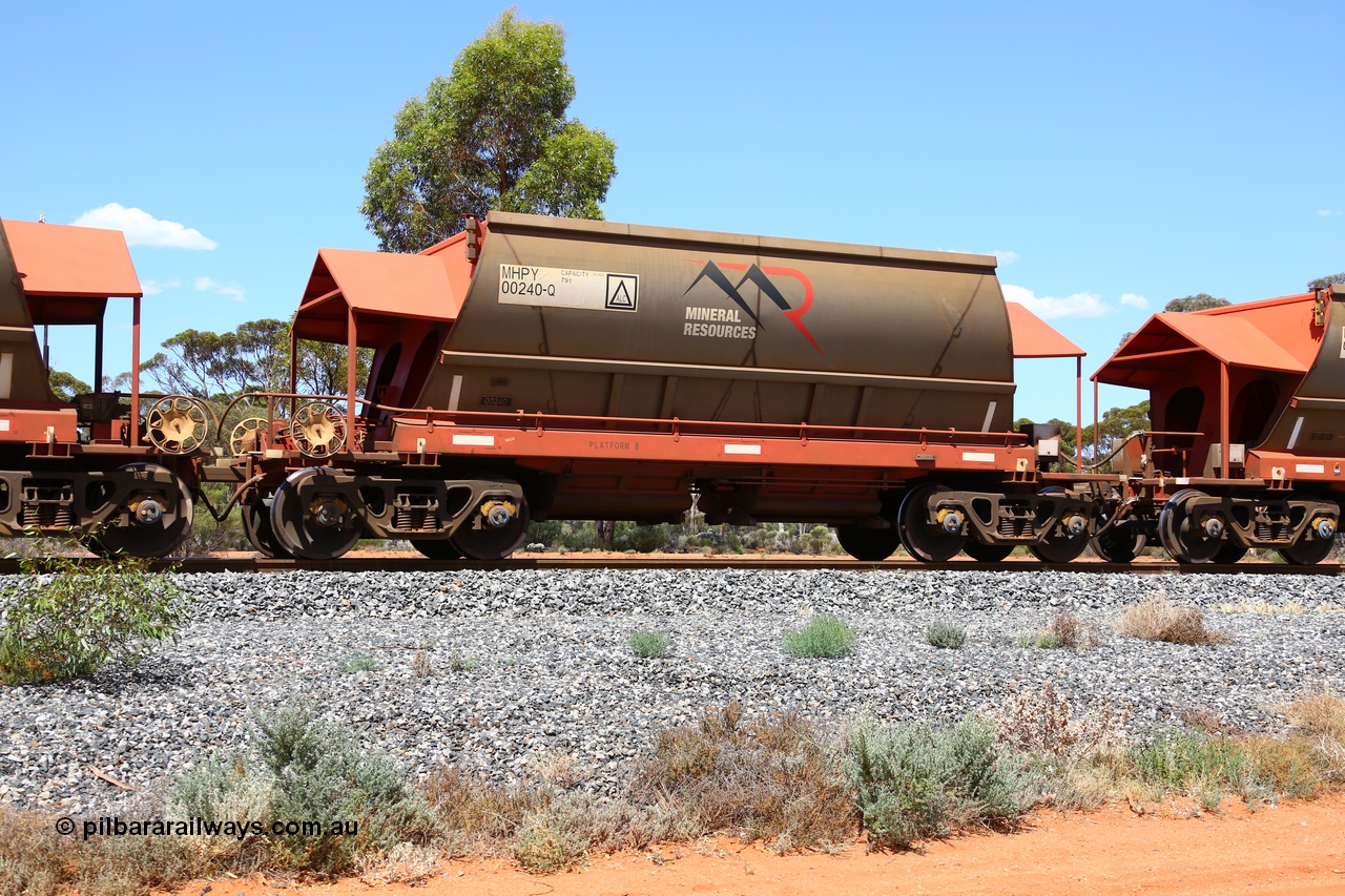 190107 0585
Binduli, on empty Mineral Resources Ltd iron ore train service from Esperance to Koolyanobbing 2034 with MRL's MHPY type iron ore waggon MHPY 00240 built by CSR Yangtze Co China serial 2014/382-240 in 2014 as a batch of 382 units, these bottom discharge hopper waggons are operated in 'married' pairs.
Keywords: MHPY-type;MHPY00240;2014/382-240;CSR-Yangtze-Rolling-Stock-Co-China;