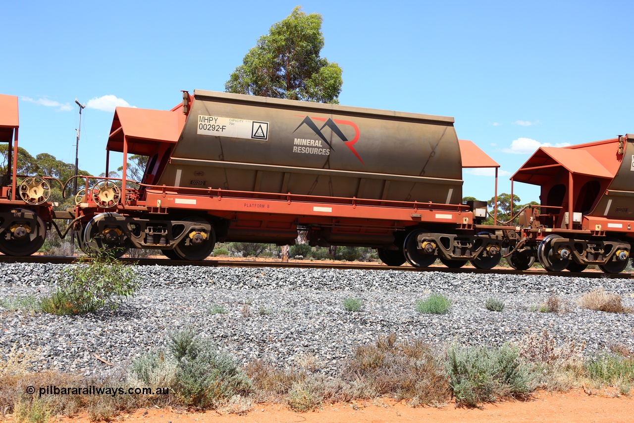 190107 0601
Binduli, on empty Mineral Resources Ltd iron ore train service from Esperance to Koolyanobbing 2034 with MRL's MHPY type iron ore waggon MHPY 00292 built by CSR Yangtze Co China serial 2014/382-292 in 2014 as a batch of 382 units, these bottom discharge hopper waggons are operated in 'married' pairs.
Keywords: MHPY-type;MHPY00292;2014/382-292;CSR-Yangtze-Rolling-Stock-Co-China;