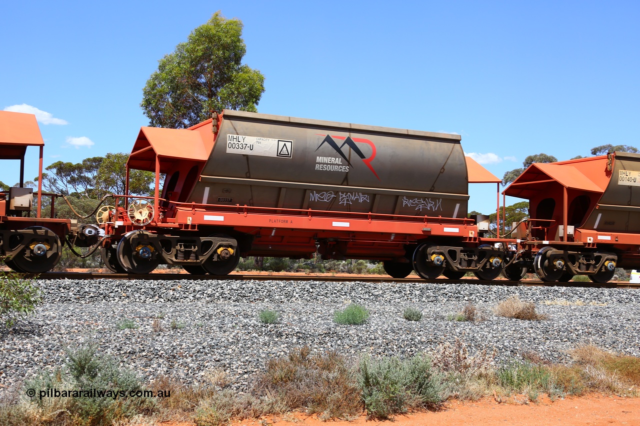 190107 0612
Binduli, on empty Mineral Resources Ltd iron ore train service from Esperance to Koolyanobbing 2034 with MRL's MHLY type iron ore waggon MHLY 00337 built by CSR Yangtze Co China serial 2014/382-337 in 2014 as a batch of 382 units, these bottom discharge hopper waggons are recoded to single waggons.
Keywords: MHLY-type;MHLY00337;2014/382-337;CSR-Yangtze-Rolling-Stock-Co-China;
