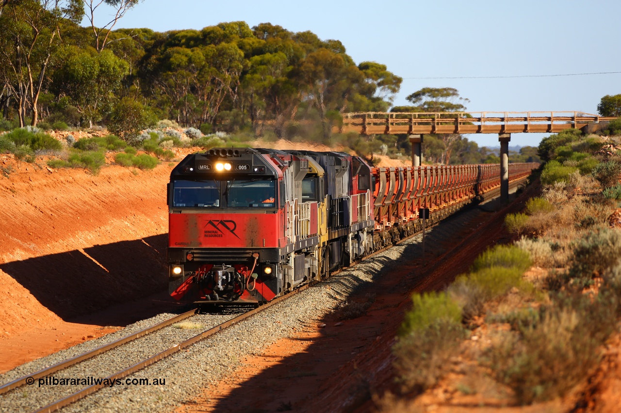190109 1552
Binduli, Mineral Resources Ltd empty iron ore train 4030 with MRL 005 'Carina Flyer' with serial number R-0113-05/14-508 and is a UGL Rail Broadmeadow NSW built GE C44ACi model locomotive, one of six such units built for Mineral Resources in 2014.
Keywords: MRL-class;MRL005;UGL-Rail-NSW;GE;C44ACi;R-0113-05/14-508;