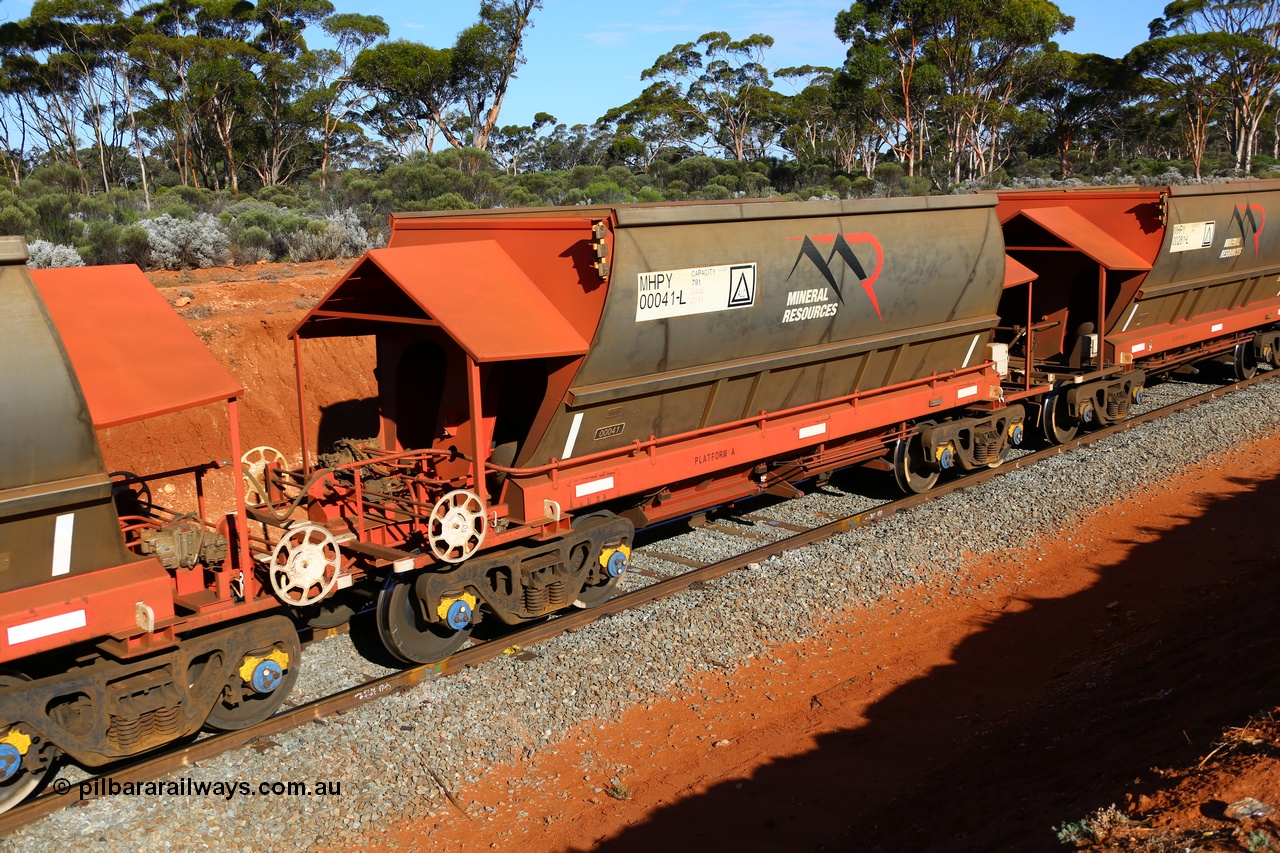 190109 1580
Binduli, Mineral Resources Ltd empty iron ore train 4030 with MRL's MHPY type iron ore waggon MHPY 00041 built by CSR Yangtze Co China serial 2014/382-41 in 2014 as a batch of 382 units, these bottom discharge hopper waggons are operated in 'married' pairs.
Keywords: MHPY-type;MHPY00041;2014/382-41;CSR-Yangtze-Rolling-Stock-Co-China;
