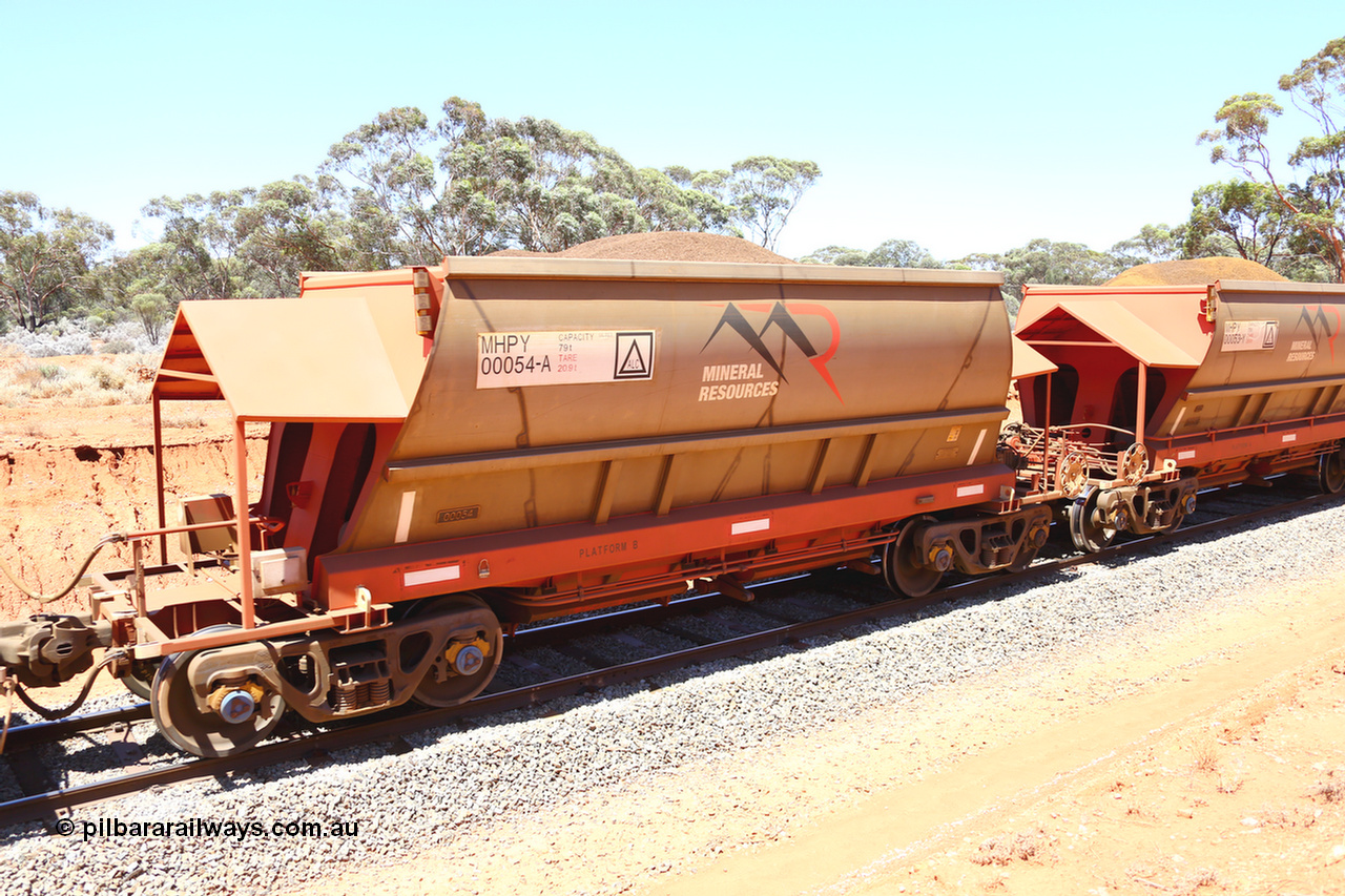 190129 4237
Binduli, on Mineral Resources Ltd loaded iron ore train service from Koolyanobbing to Esperance #3033 with MRL's MHPY type iron ore waggon MHPY 00054 built by CSR Yangtze Co China serial 2014/382-54 in 2014 as a batch of 382 units, these bottom discharge hopper waggons are operated in 'married' pairs.
Keywords: MHPY-type;MHPY00054;2014/382-54;CSR-Yangtze-Co-China;