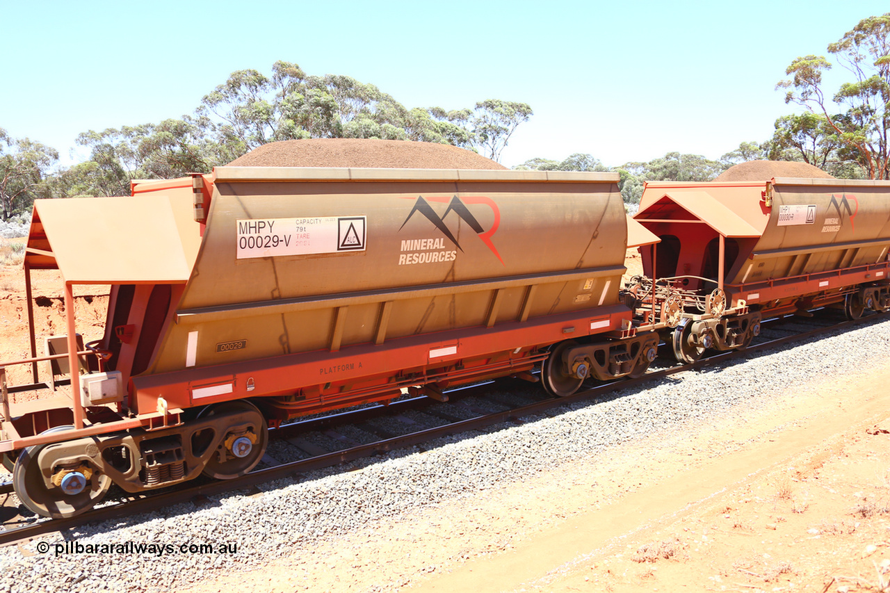190129 4247
Binduli, on Mineral Resources Ltd loaded iron ore train service from Koolyanobbing to Esperance #3033 with MRL's MHPY type iron ore waggon MHPY 00029 built by CSR Yangtze Co China serial 2014/382-29 in 2014 as a batch of 382 units, these bottom discharge hopper waggons are operated in 'married' pairs.
Keywords: MHPY-type;MHPY00029;2014/382-29;CSR-Yangtze-Co-China;