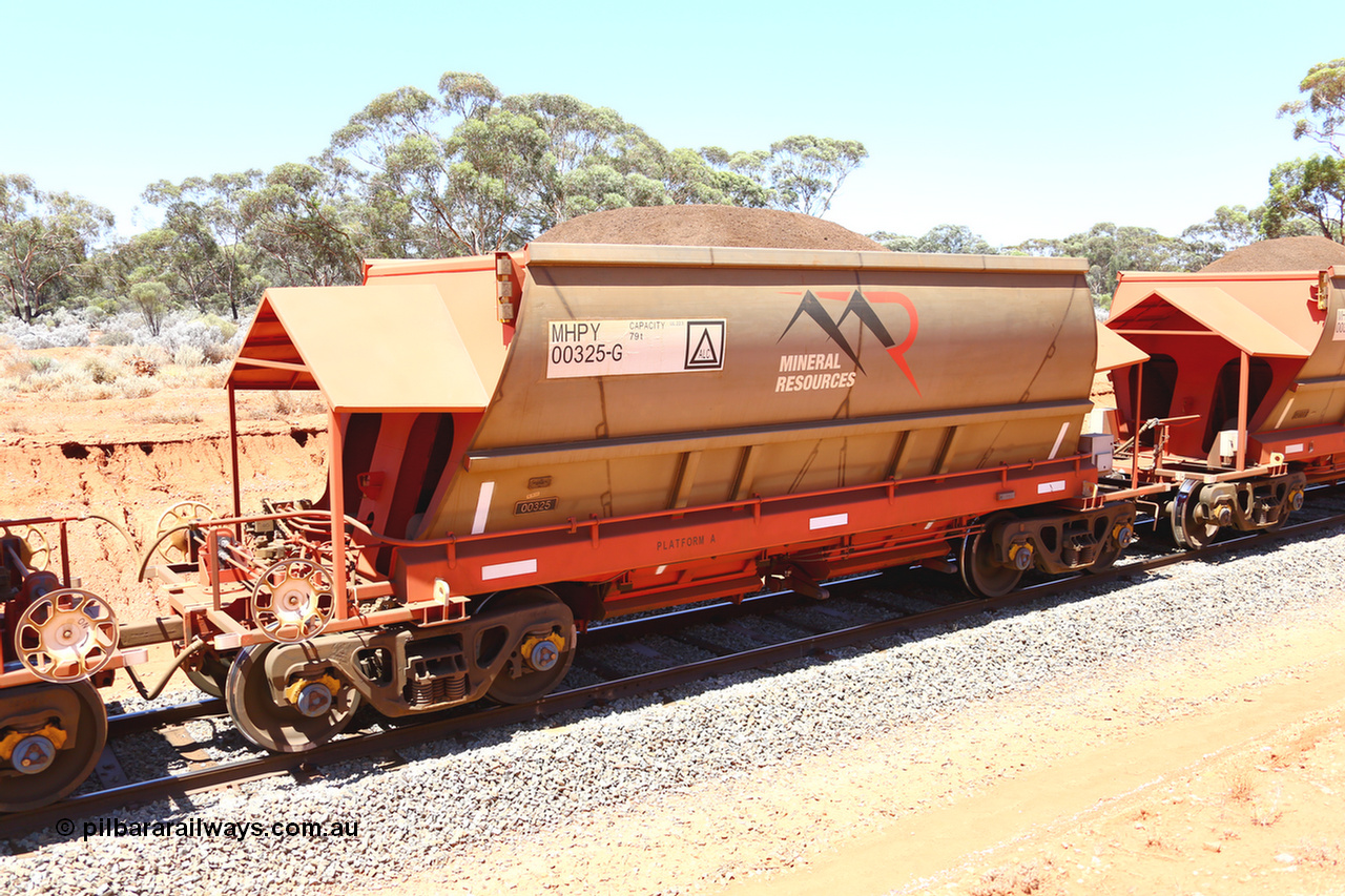 190129 4258
Binduli, on Mineral Resources Ltd loaded iron ore train service from Koolyanobbing to Esperance #3033 with MRL's MHPY type iron ore waggon MHPY 00325 built by CSR Yangtze Co China serial 2014/382-325 in 2014 as a batch of 382 units, these bottom discharge hopper waggons are operated in 'married' pairs.
Keywords: MHPY-type;MHPY00325;2014/382-325;CSR-Yangtze-Co-China;