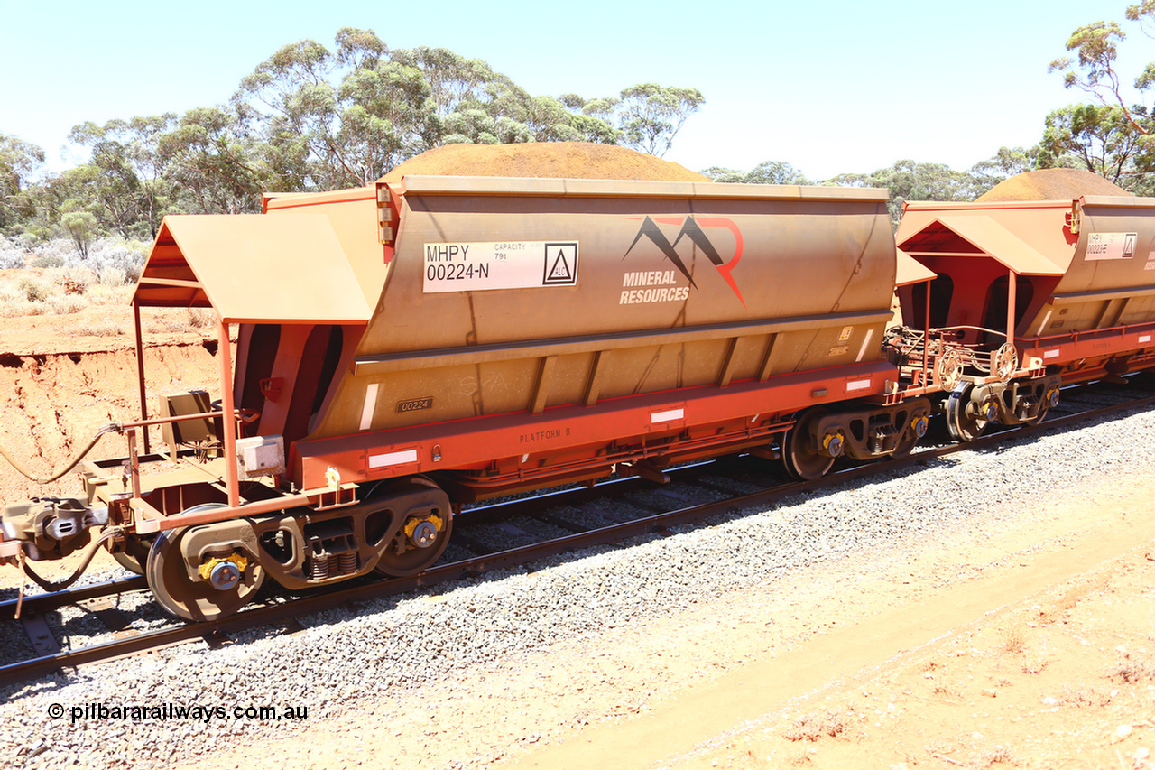 190129 4267
Binduli, on Mineral Resources Ltd loaded iron ore train service from Koolyanobbing to Esperance #3033 with MRL's MHPY type iron ore waggon MHPY 00224 built by CSR Yangtze Co China serial 2014/382-224 in 2014 as a batch of 382 units, these bottom discharge hopper waggons are operated in 'married' pairs.
Keywords: MHPY-type;MHPY00224;2014/382-224;CSR-Yangtze-Co-China;