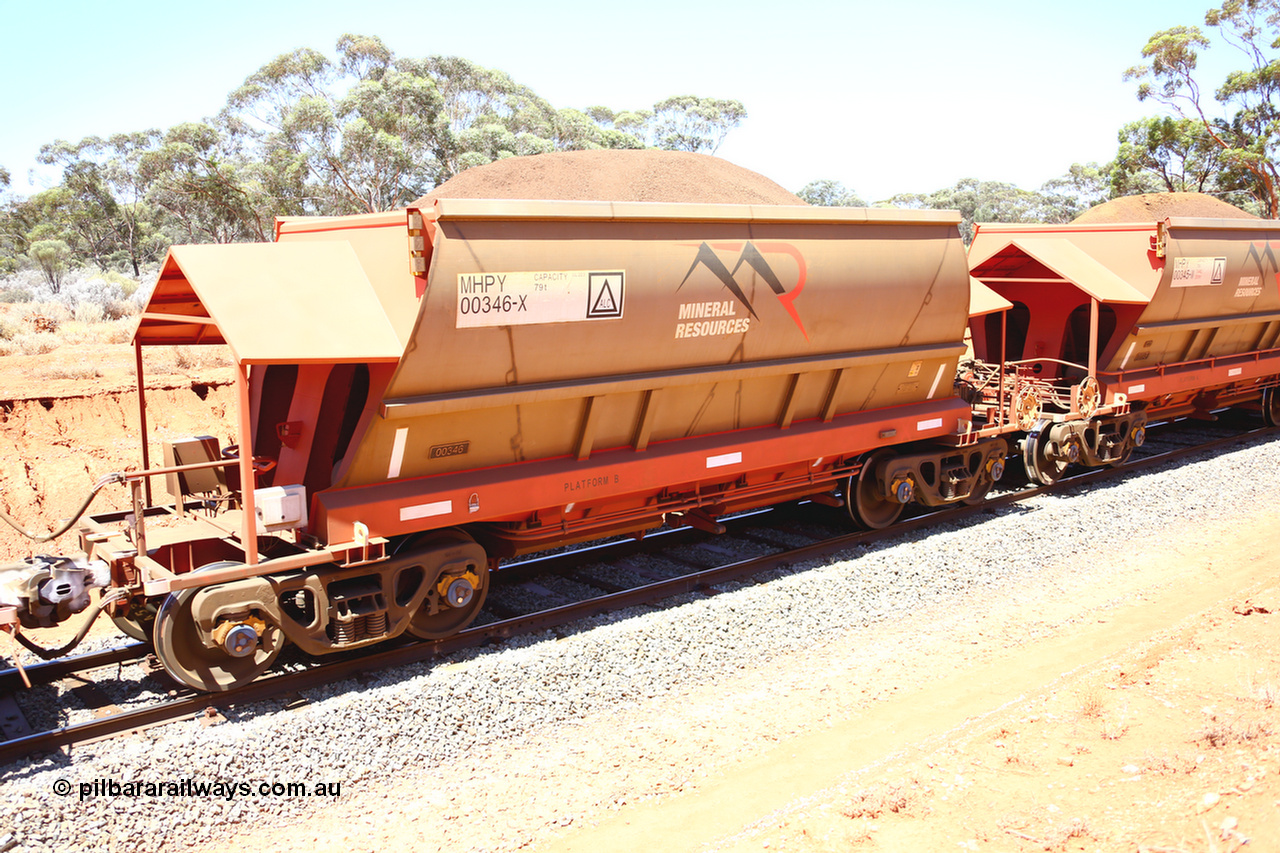 190129 4273
Binduli, on Mineral Resources Ltd loaded iron ore train service from Koolyanobbing to Esperance #3033 with MRL's MHPY type iron ore waggon MHPY 00346 built by CSR Yangtze Co China serial 2014/382-346 in 2014 as a batch of 382 units, these bottom discharge hopper waggons are operated in 'married' pairs.
Keywords: MHPY-type;MHPY00346;2014/382-346;CSR-Yangtze-Co-China;