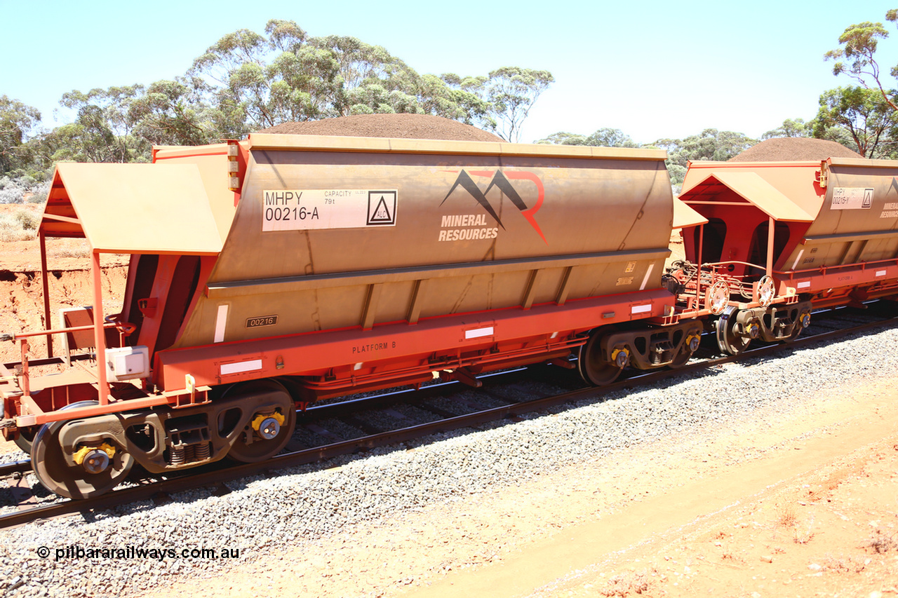190129 4287
Binduli, on Mineral Resources Ltd loaded iron ore train service from Koolyanobbing to Esperance #3033 with MRL's MHPY type iron ore waggon MHPY 00216 built by CSR Yangtze Co China serial 2014/382-216 in 2014 as a batch of 382 units, these bottom discharge hopper waggons are operated in 'married' pairs.
Keywords: MHPY-type;MHPY00216;2014/382-216;CSR-Yangtze-Co-China;