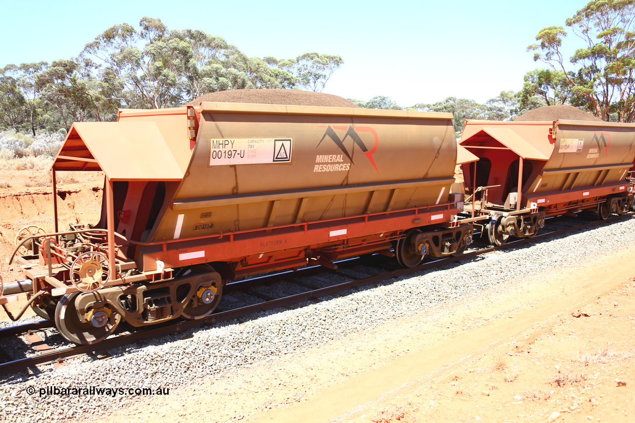 190129 4310
Binduli, on Mineral Resources Ltd loaded iron ore train service from Koolyanobbing to Esperance #3033 with MRL's MHPY type iron ore waggon MHPY 00197 built by CSR Yangtze Co China serial 2014/382-197 in 2014 as a batch of 382 units, these bottom discharge hopper waggons are operated in 'married' pairs.
Keywords: MHPY-type;MHPY00197;2014/382-197;CSR-Yangtze-Co-China;