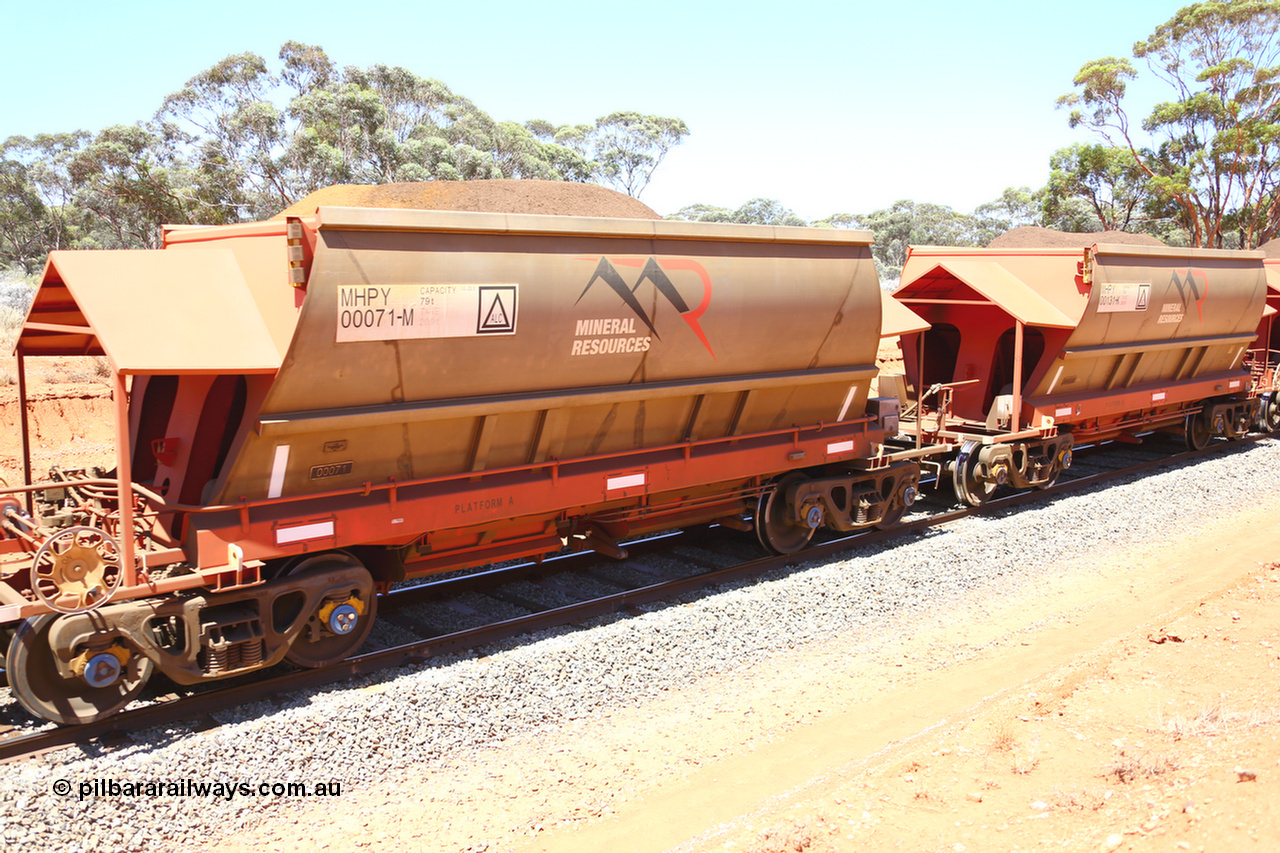 190129 4314
Binduli, on Mineral Resources Ltd loaded iron ore train service from Koolyanobbing to Esperance #3033 with MRL's MHPY type iron ore waggon MHPY 00071 built by CSR Yangtze Co China serial 2014/382-71 in 2014 as a batch of 382 units, these bottom discharge hopper waggons are operated in 'married' pairs.
Keywords: MHPY-type;MHPY00071;2014/382-71;CSR-Yangtze-Co-China;