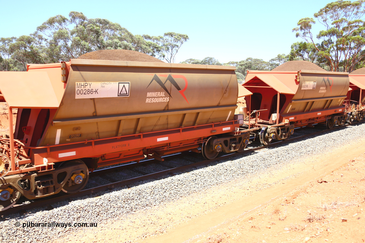 190129 4326
Binduli, on Mineral Resources Ltd loaded iron ore train service from Koolyanobbing to Esperance #3033 with MRL's MHPY type iron ore waggon MHPY 00286 built by CSR Yangtze Co China serial 2014/382-286 in 2014 as a batch of 382 units, these bottom discharge hopper waggons are operated in 'married' pairs.
Keywords: MHPY-type;MHPY00286;2014/382-286;CSR-Yangtze-Co-China;