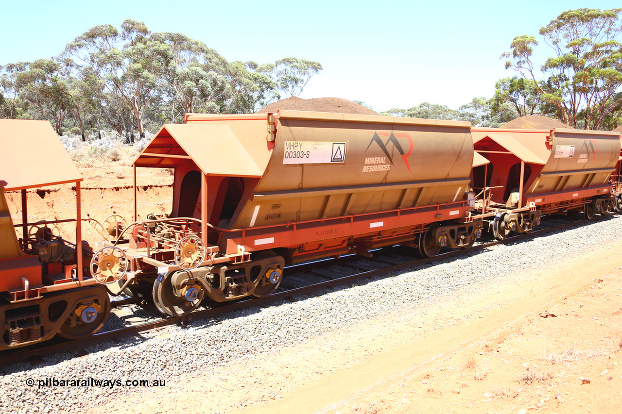 190129 4328
Binduli, on Mineral Resources Ltd loaded iron ore train service from Koolyanobbing to Esperance #3033 with MRL's MHPY type iron ore waggon MHPY 00303 built by CSR Yangtze Co China serial 2014/382-303 in 2014 as a batch of 382 units, these bottom discharge hopper waggons are operated in 'married' pairs.
Keywords: MHPY-type;MHPY00303;2014/382-303;CSR-Yangtze-Co-China;