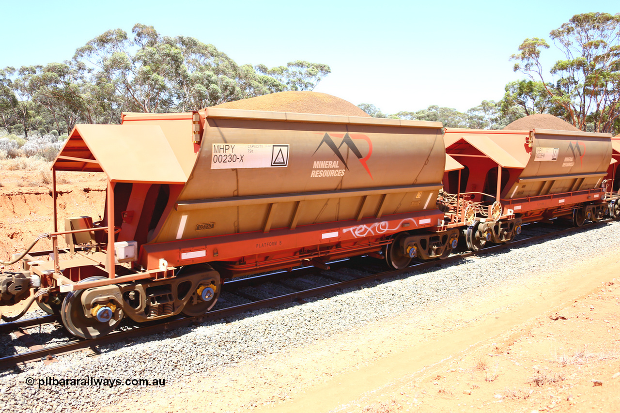 190129 4341
Binduli, on Mineral Resources Ltd loaded iron ore train service from Koolyanobbing to Esperance #3033 with MRL's MHPY type iron ore waggon MHPY 00230 built by CSR Yangtze Co China serial 2014/382-230 in 2014 as a batch of 382 units, these bottom discharge hopper waggons are operated in 'married' pairs.
Keywords: MHPY-type;MHPY00230;2014/382-230;CSR-Yangtze-Co-China;