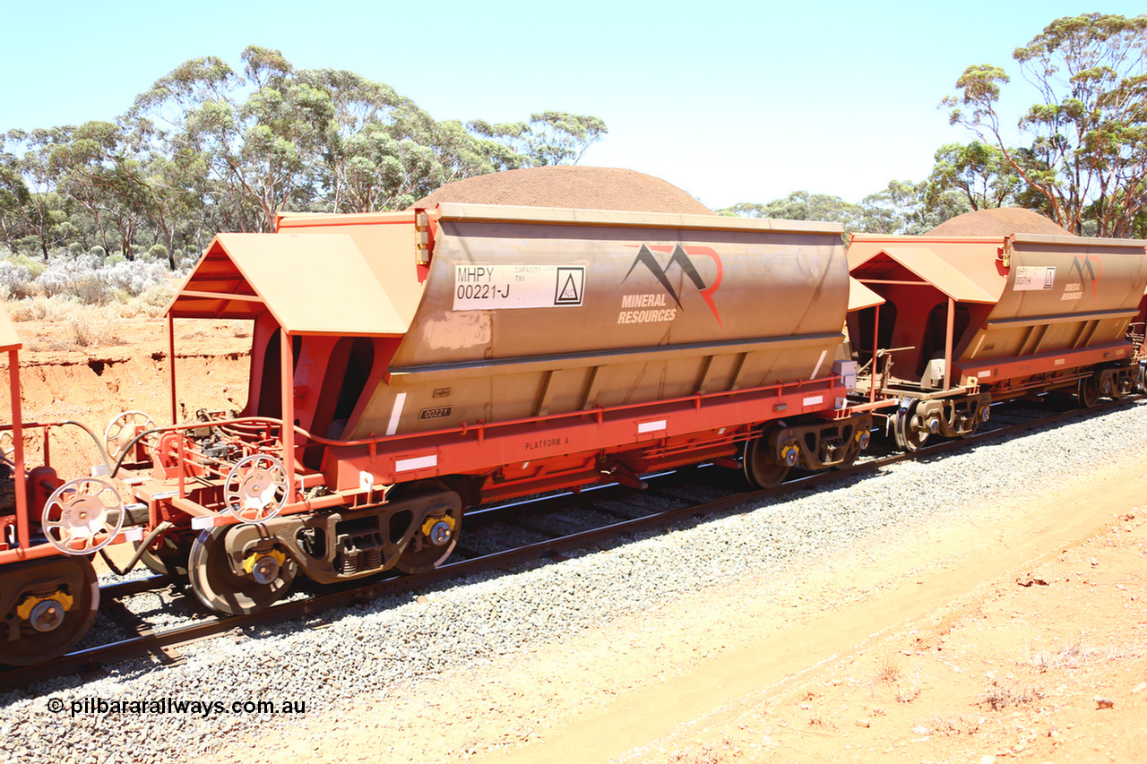 190129 4344
Binduli, on Mineral Resources Ltd loaded iron ore train service from Koolyanobbing to Esperance #3033 with MRL's MHPY type iron ore waggon MHPY 00221 built by CSR Yangtze Co China serial 2014/382-221 in 2014 as a batch of 382 units, these bottom discharge hopper waggons are operated in 'married' pairs.
Keywords: MHPY-type;MHPY00221;2014/382-221;CSR-Yangtze-Co-China;