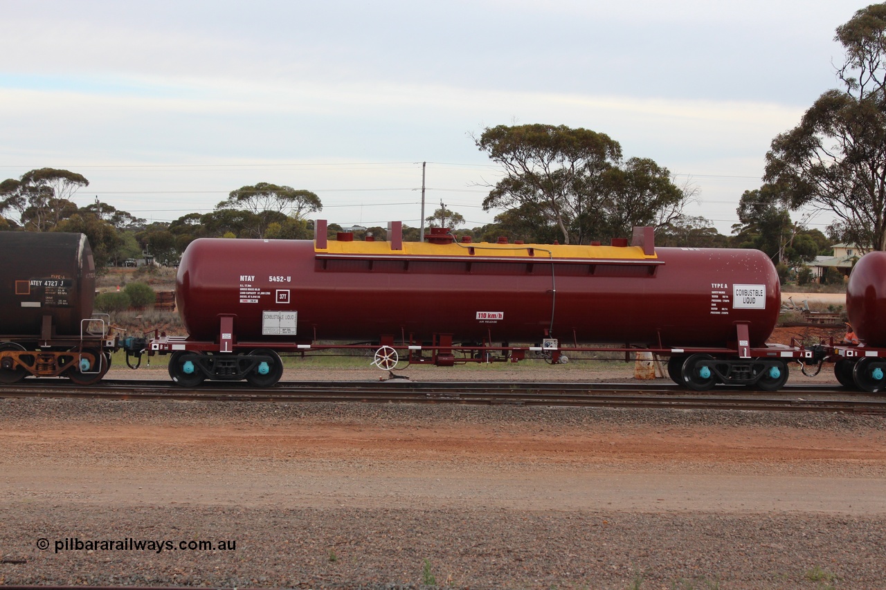 141028 IMG 3265
West Kalgoorlie, NTAY type fuel tank waggon NTAY 5452, orignally built by Indeng Qld for Mobil as part of a batch of seven NTAF tanks in 1981 as NTAF 452. Refurbished by Gemco WA for BP Oil, capacity of 61000 litres. Peter Donaghy image.
Keywords: Peter-D-Image;NTAY-type;NTAY5452;Indeng-Qld;NTAF-type;NTAF452;