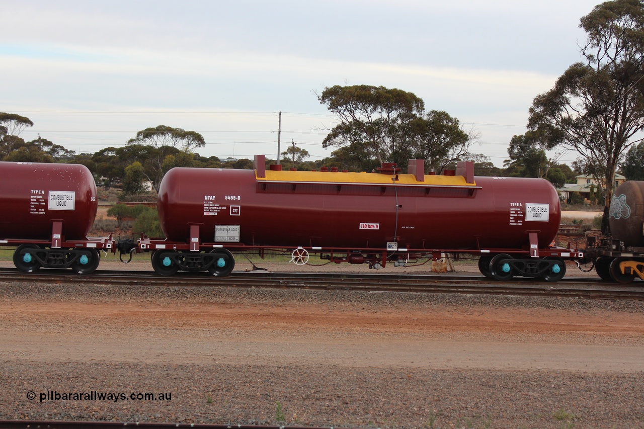 141028 IMG 3266
West Kalgoorlie, NTAY type fuel tank waggon NTAY 5455 with 62,000 litre capacity for BP. Refurbished by Gemco WA in June 2014 from ex Mobil Oil NTAF type tank waggon NTAF 5455. In BP Oil ownership. I think this is an Indeng Qld built NTAF 455 the final of seven such tanks built for Mobil of NSW in 1981. Peter Donaghy image.
Keywords: Peter-D-Image;NTAY-type;NTAY5455;NTAF-type;Indeng-Qld;NTAF455;