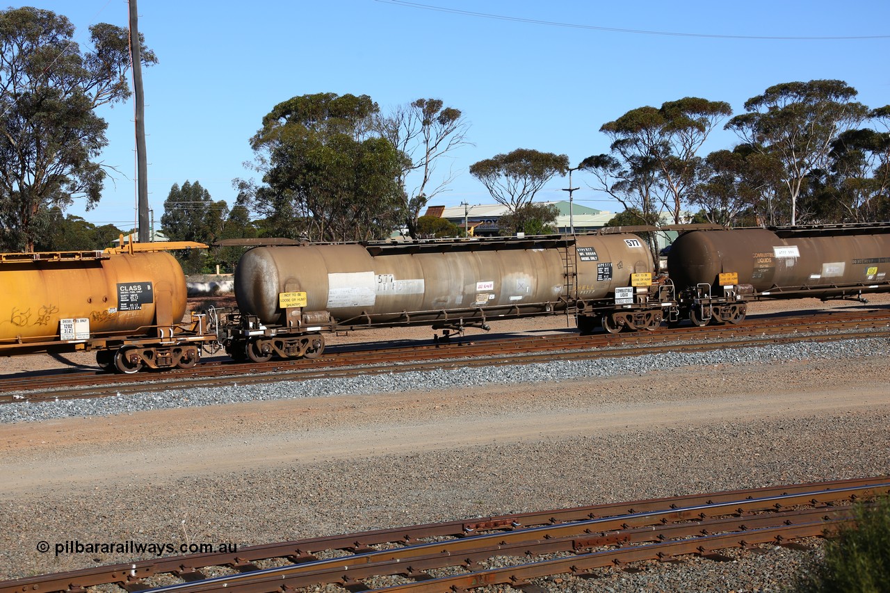 160531 9959
West Kalgoorlie, ATPF 577 fuel tank waggon built by WAGR Midland Workshops 1974 for Shell as type WJP, 80.66 kL one compartment one dome, capacity of 80500 litres, fitted with type F InterLock couplers Shell Fleet no. TR712.
Keywords: ATPF-type;ATPF577;WAGR-Midland-WS;WJP-type;