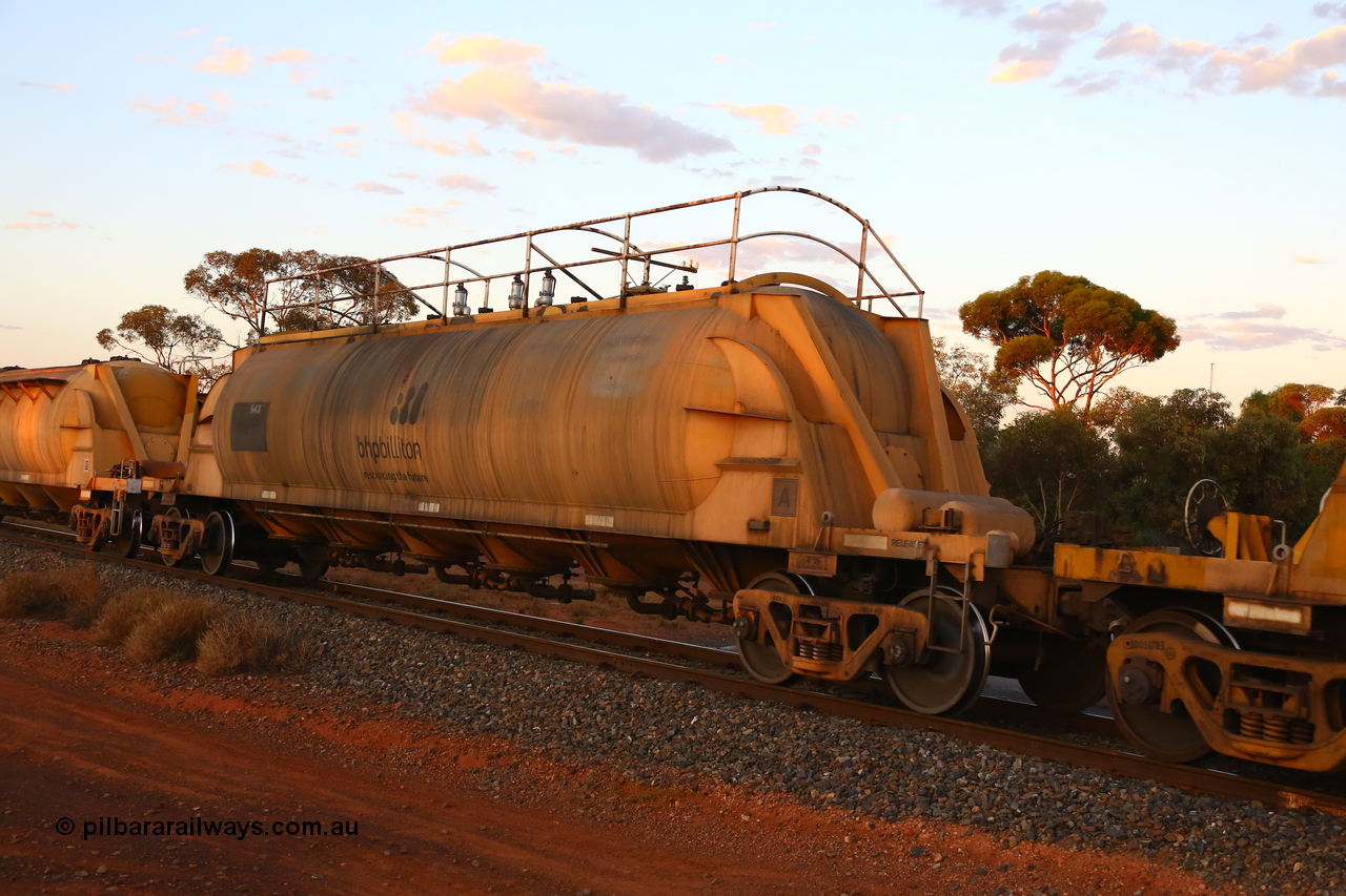190107 0681
Kalgoorlie, WN 543, pneumatic discharge nickel concentrate waggon, one of a further ten built by WAGR Midland Workshops as WN type in 1975 for WMC.
Keywords: WN-type;WN543;WAGR-Midland-WS;