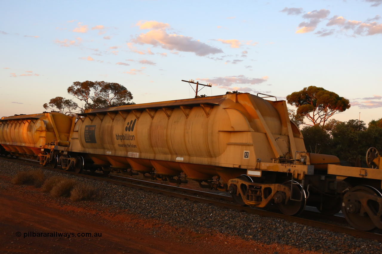 190107 0684
Kalgoorlie, WN type pneumatic discharge nickel concentrate waggon WN 529, one of thirty built by AE Goodwin NSW as WN type in 1970 for WMC.
Keywords: WN-type;WN529;AE-Goodwin;
