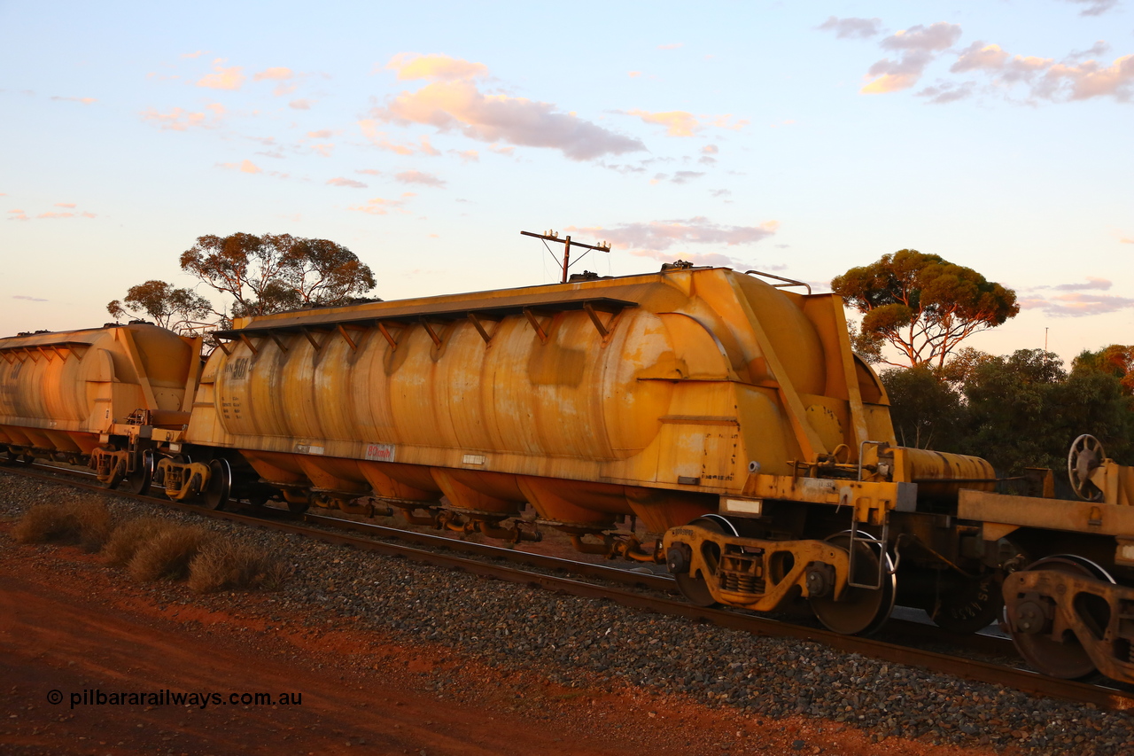 190107 0685
Kalgoorlie, WN 501, pneumatic discharge nickel concentrate waggon, type leader of thirty built by AE Goodwin NSW as WN type in 1970 for WMC.
Keywords: WN-type;WN501;AE-Goodwin;