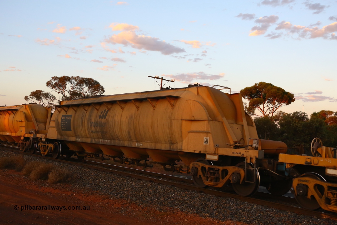 190107 0686
Kalgoorlie, WN 532, pneumatic discharge nickel concentrate waggon, one of a further ten built by WAGR Midland Workshops as WN type in 1975 for WMC.
Keywords: WN-type;WN532;WAGR-Midland-WS;