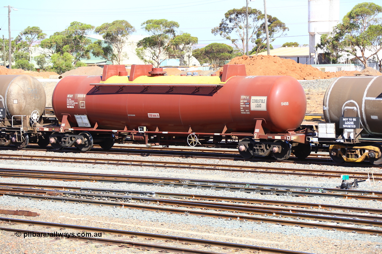 190108 1118
West Kalgoorlie, NTAY type fuel tank waggon NTAY 5455 with 62,000 litre capacity for BP. Refurbished by Gemco WA in June 2014 from ex Mobil Oil NTAF type tank waggon NTAF 5455. In BP Oil ownership. I think this is an Indeng Qld built NTAF 455 the final of seven such tanks built for Mobil of NSW in 1981.
Keywords: NTAY-type;NTAY5455;NTAF-type;Indeng-Qld;NTAF455;