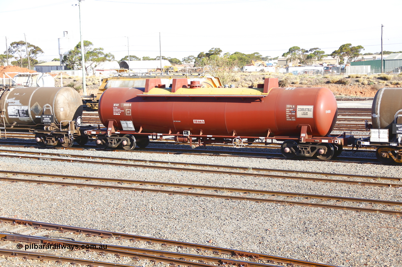 190108 1298
West Kalgoorlie, NTAY type fuel tank waggon NTAY 5455 with 62,000 litre capacity for BP. Refurbished by Gemco WA in June 2014 from ex Mobil Oil NTAF type tank waggon NTAF 5455. In BP Oil ownership. I think this is an Indeng Qld built NTAF 455 the final of seven such tanks built for Mobil of NSW in 1981.
Keywords: NTAY-type;NTAY5455;NTAF-type;Indeng-Qld;NTAF455;