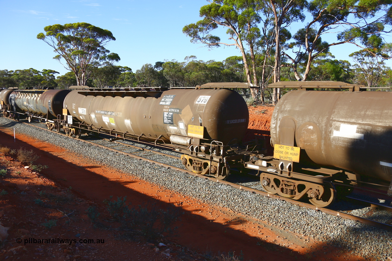 190109 1688
Binduli, empty fuel train 4445, ATPF 579 fuel tank waggon built by WAGR Midland Workshops 1974 for Shell as WJP type 80.66 kL one compartment one dome, fitted with type F InterLock couplers, in Viva Energy ownership.
Keywords: ATPF-type;ATPF579;WAGR-Midland-WS;WJP-type;