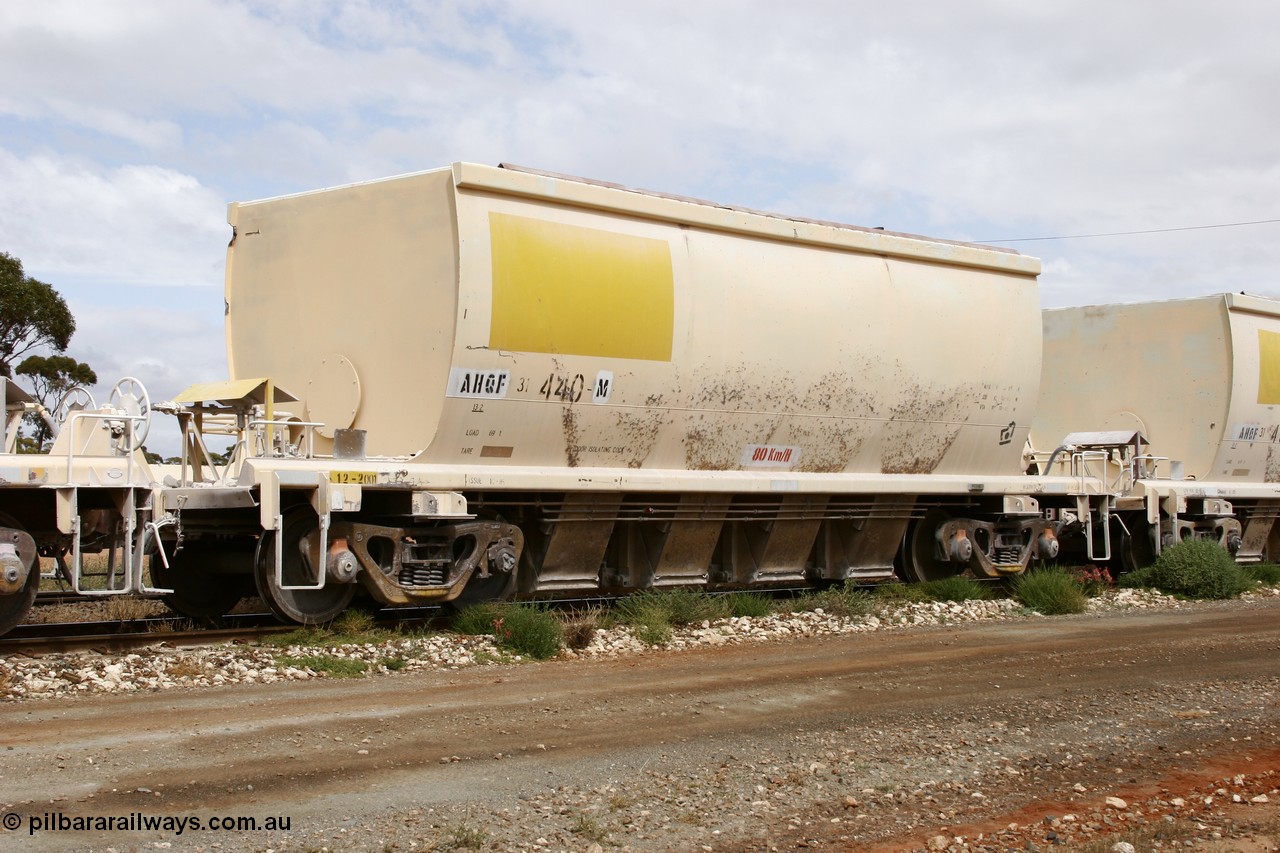051101 6415
Parkeston, AHQF 31440 seen here in Loongana Limestone service, originally built by Goninan WA for Western Quarries as a batch of twenty coded WHA type in 1995. Purchased by Westrail in 1998.
Keywords: AHQF-type;AHQF31440;Goninan-WA;WHA-type;