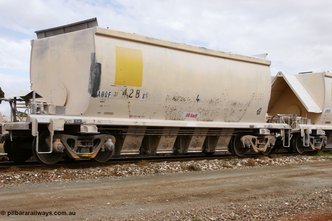 051101 6424
Parkeston, AHQF 31428 seen here in Loongana Limestone service, originally built by Goninan WA for Western Quarries as a batch of twenty coded WHA type in 1995. Purchased by Westrail in 1998.
Keywords: AHQF-type;AHQF31428;Goninan-WA;WHA-type;