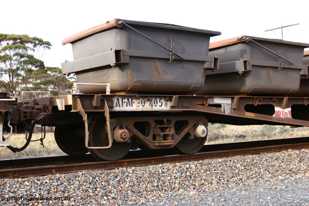 060527 4134
Scotia, AFAF 30405 flat waggon, originally built by Tomlinson Steel WA as WFX type in 1970 from a batch of one hundred and sixty one waggons, recoded to WQCX type in 1980. Seen here carrying six loaded nickel ore kibbles.
Keywords: AFAF-type;AFAF30405;Tomlinson-Steel-WA;WFX-type;WQCX-type;