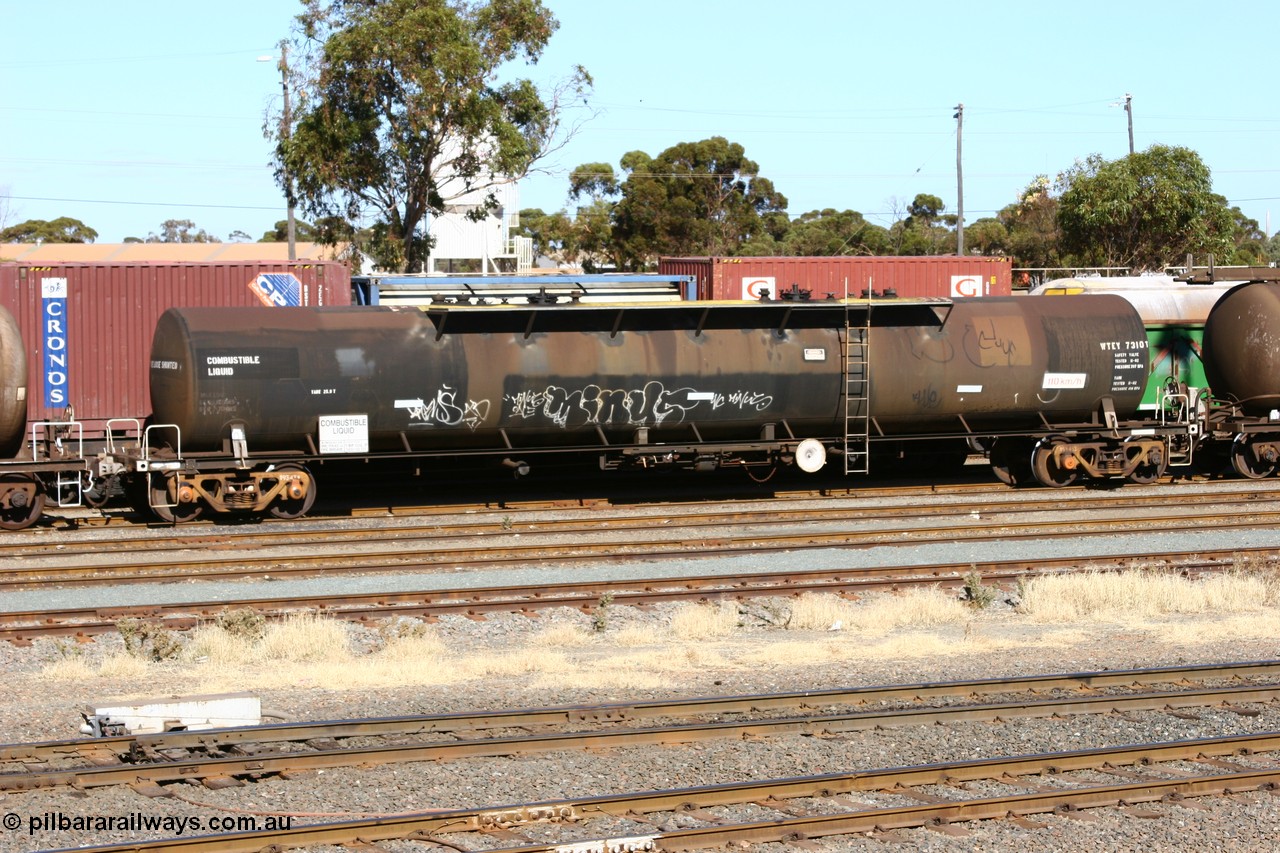 060528 4509 WTEY7310T
West Kalgoorlie, WTEY 7310 fuel tanker, originally an NTAF type tanker, in BP service.
Keywords: WTEY-type;WTEY7310;NTAF-type;