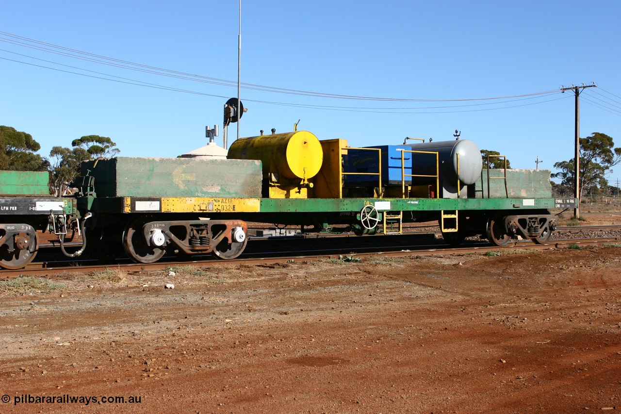 060530 4871
Parkeston, AZYF 932 is a CCE compressor waggon, originally built by Metropolitan Cammell Britain as GB class in 1952-55 for Commonwealth Railways, converted to RGB class, then current code in 1989.
Keywords: AZYF-type;AZYF932;Metropolitan-Cammell-Britain;GB-type;GF-type;RGB-type;